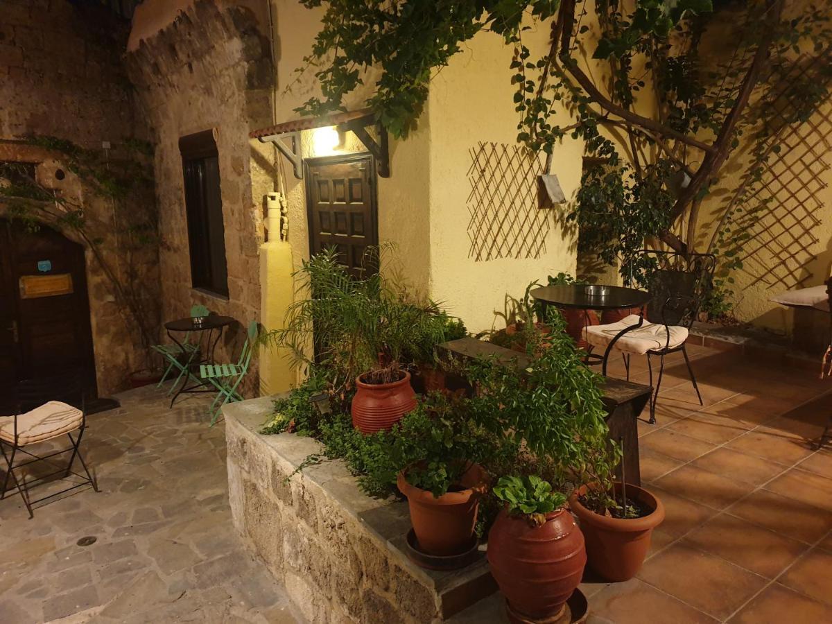 Chris Αpartments Old Town Apartment Rhodes City ภายนอก รูปภาพ