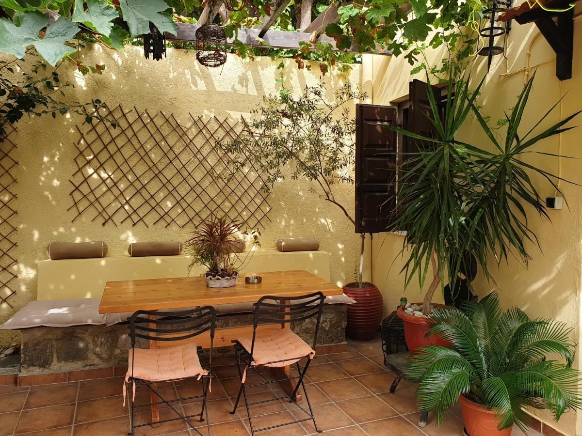 Chris Αpartments Old Town Apartment Rhodes City ภายนอก รูปภาพ