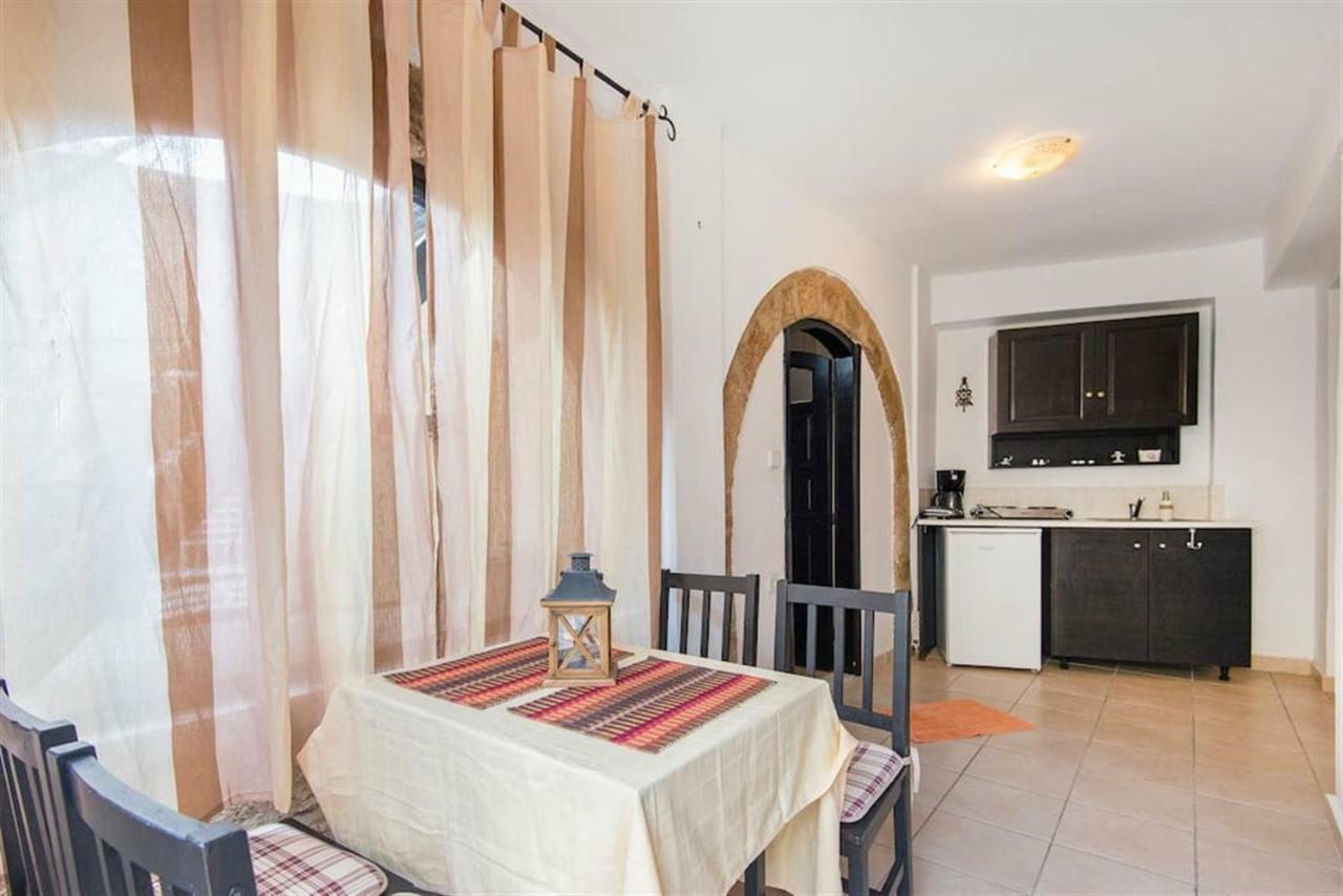 Chris Αpartments Old Town Apartment Rhodes City ภายนอก รูปภาพ