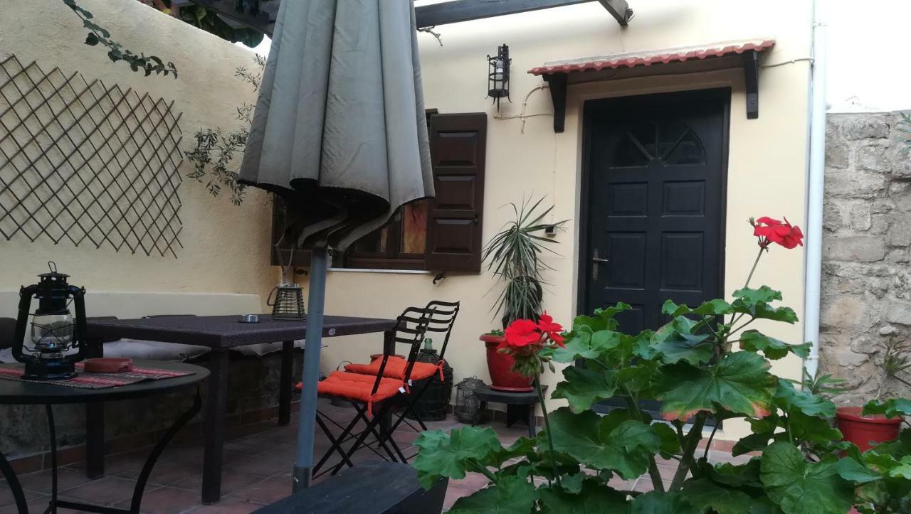 Chris Αpartments Old Town Apartment Rhodes City ภายนอก รูปภาพ
