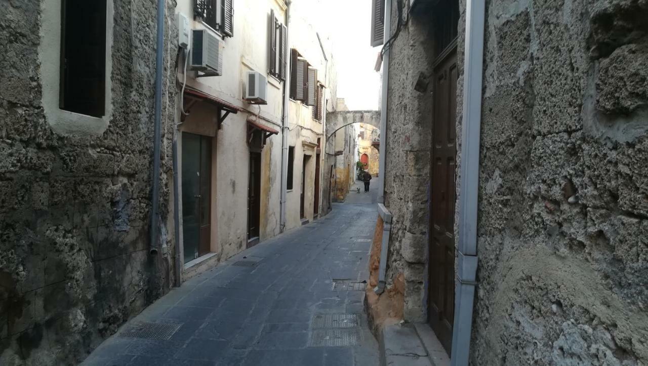 Chris Αpartments Old Town Apartment Rhodes City ภายนอก รูปภาพ